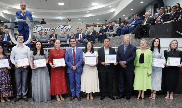 Deputado Cássio Gois prestigia celebração dos 30 anos da Escola Daniel Berg