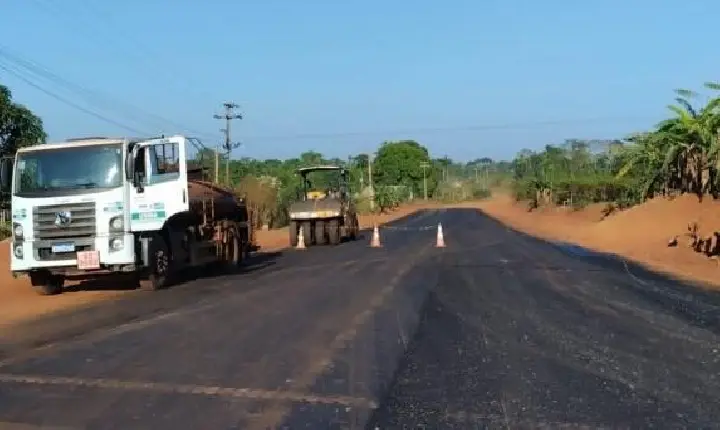 Distrito de Vila Marcão recebe pavimentação asfáltica com recursos do governo de RO