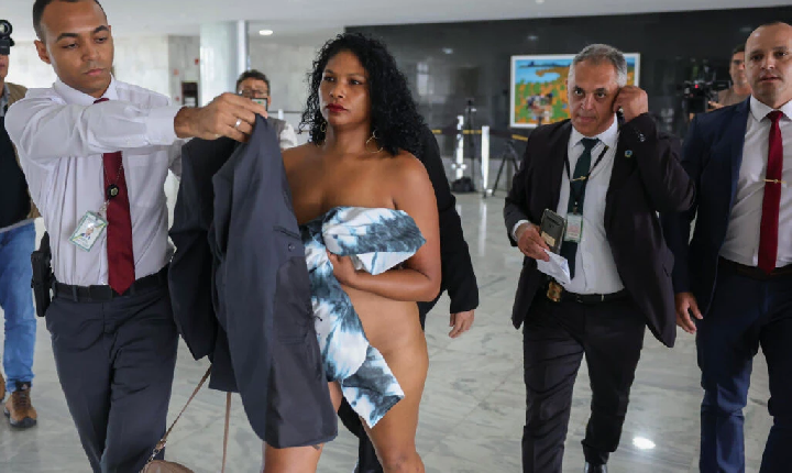 Mulher entra pelada no Planalto e pede para ser recebida por Lula