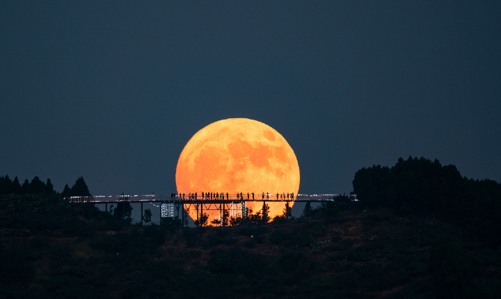 Super Lua: veja as imagens do resultado de dois fênomenos