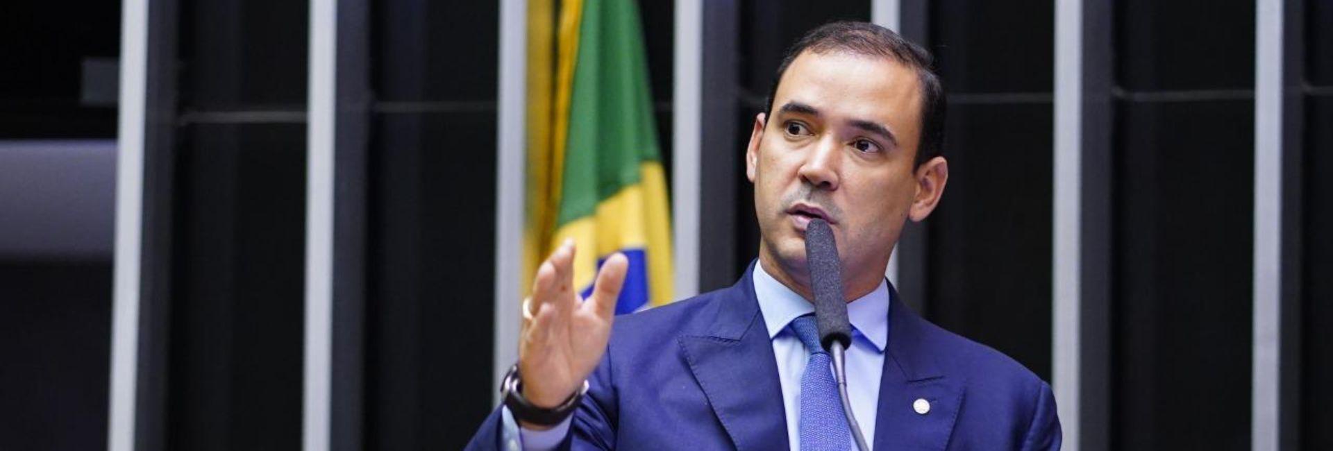 Deputado quer lei para impedir uso do BNDES para outros países