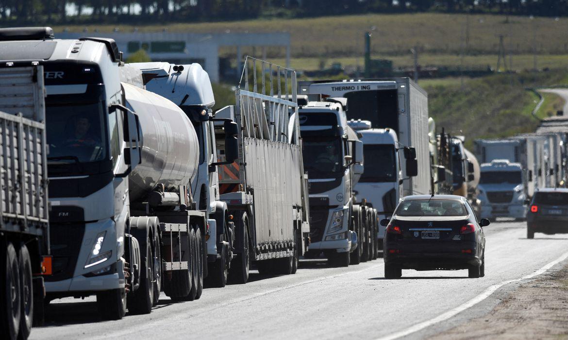 Veículos de carga terão restrição de tráfego a partir de quinta-feira em Rondônia