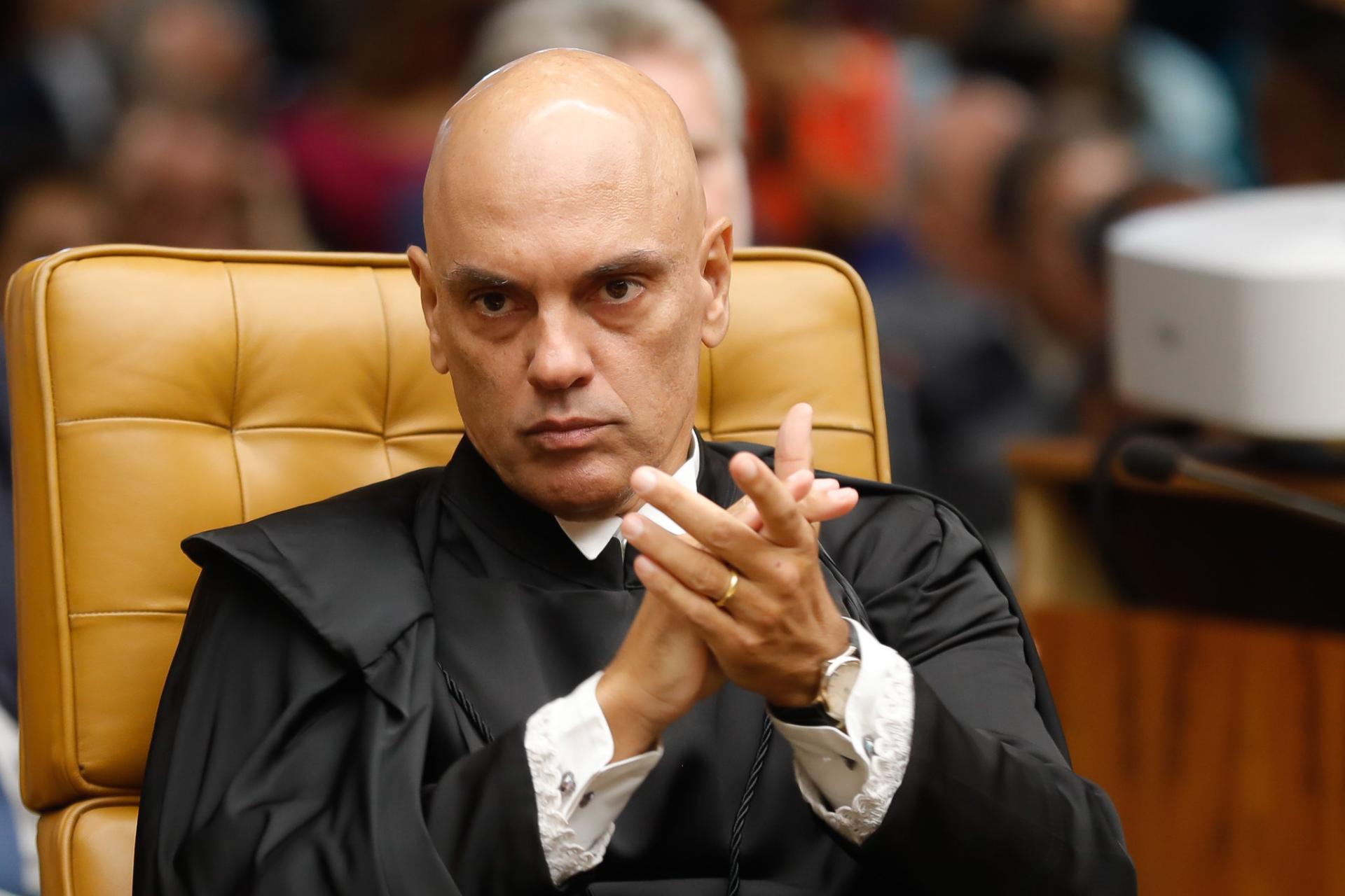 PF ignora ordem de Moraes e deixa Bolsonaro com passaporte