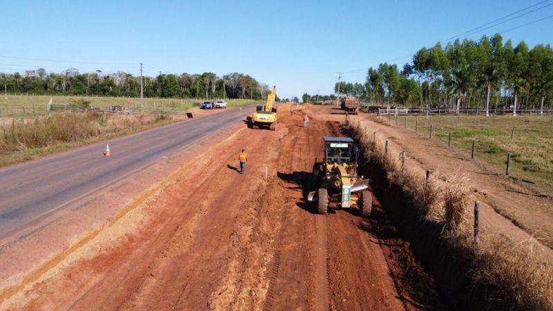 DER avança nos serviços de terraplenagem na obra da terceira faixa na RO-010 entre Rolim de Moura e distrito de Nova Estrela