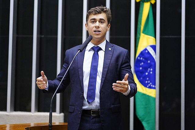 Nikolas convida seguidores para 21 dias de oração pelo Brasil