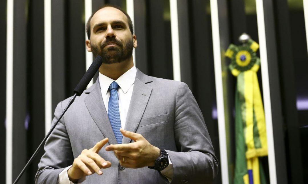 Eduardo Bolsonaro faz alerta sobre professores doutrinadores