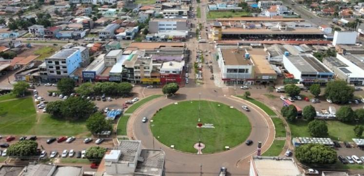 Ministério Público cobra providências do município sobre placas publicitárias em vias públicas de Rolim de Moura