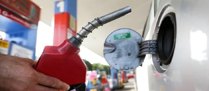 Gasolina registra aumento, etanol cai e diesel tem retração em 2023, segundo ANP