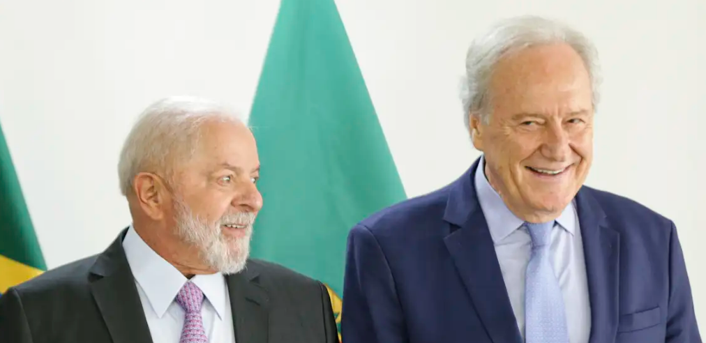 Lula assina nomeação de Lewandowski no Ministério da Justiça