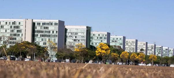 Governo federal agenda reunião com servidores sobre reajuste para 28/2