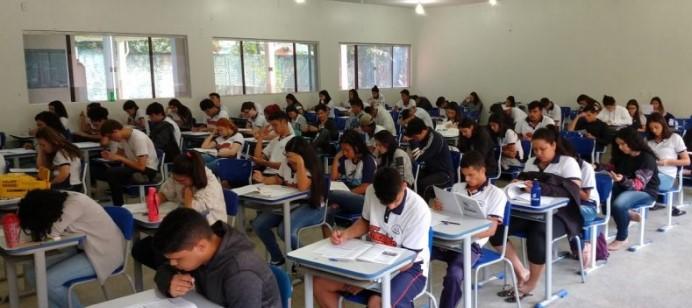 Resultados de estudantes da Rede Pública Estadual de Rolim de Moura garantem vagas em universidades do país