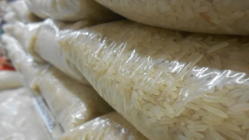Normas para compra de arroz importado devem sair nesta terça-feira