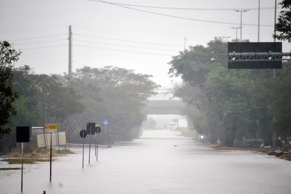 RS tem previsão de rajadas de vento superiores a 100 km/h e chuvas fortes na Região Sul