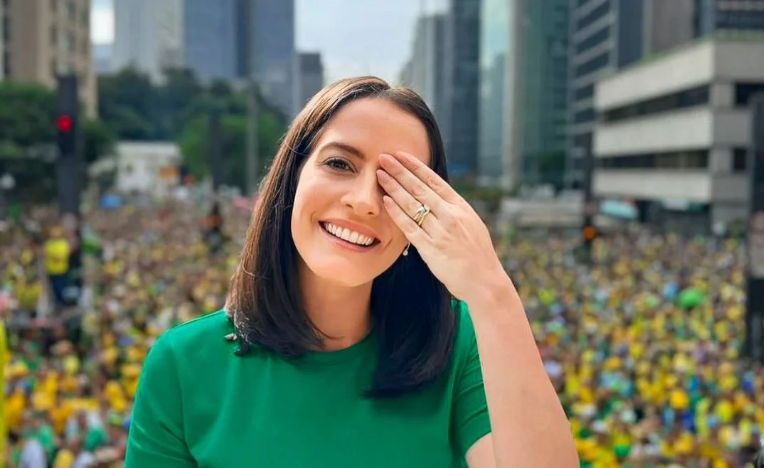 Sempre nas ruas, Amália esteve presente em momentos históricos: ‘Não desistiremos do Brasil’