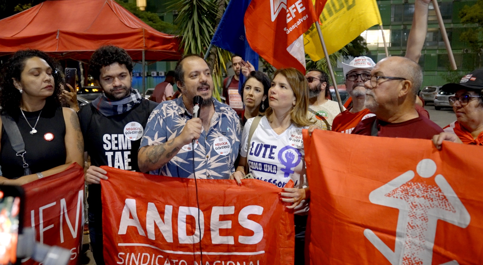 Governo reafirma fim de negociação sobre reajuste para docentes