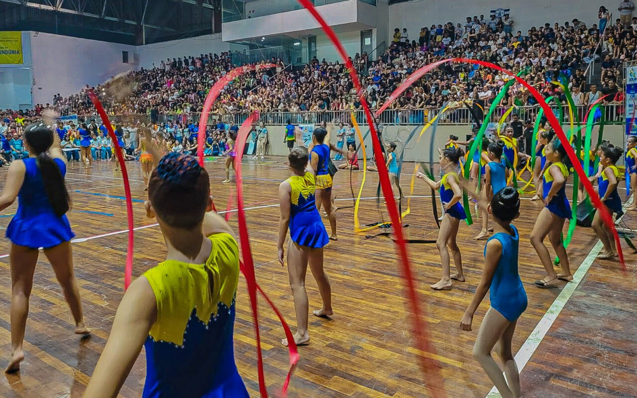 Abertura do Joer em Porto Velho reúne centenas de estudantes atletas no ginásio Cláudio Coutinho