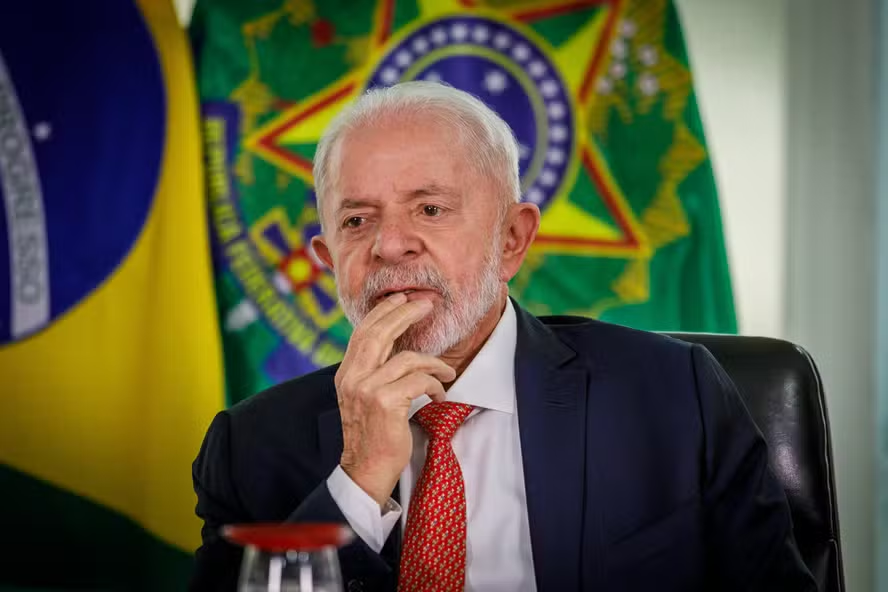 Lula se reúne com número 2 do Itamaraty para discutir tensão com a Venezuela