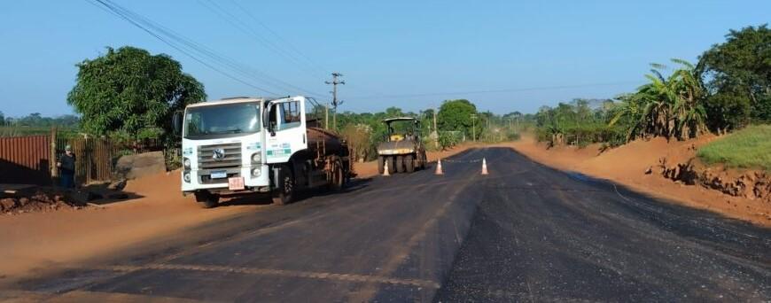 Distrito de Vila Marcão recebe pavimentação asfáltica com recursos do governo de RO