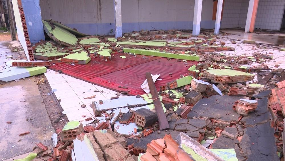 Temporal acompanhando de chuva forte e granizo assusta moradores de Ji-Paraná, RO